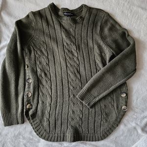 Alison andrews, M, Green sweater
